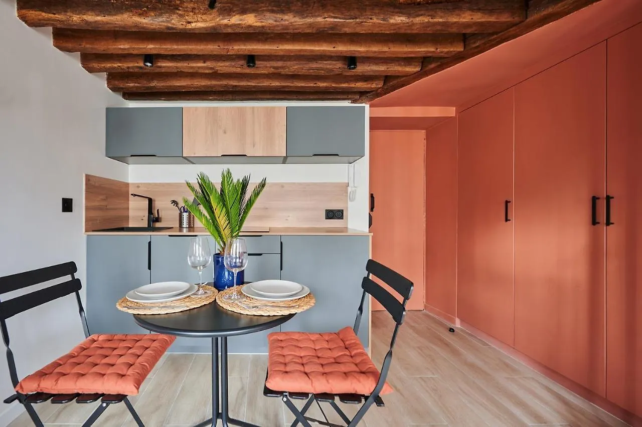 Apartment Residence Center Of Paris By Studio Prestige
